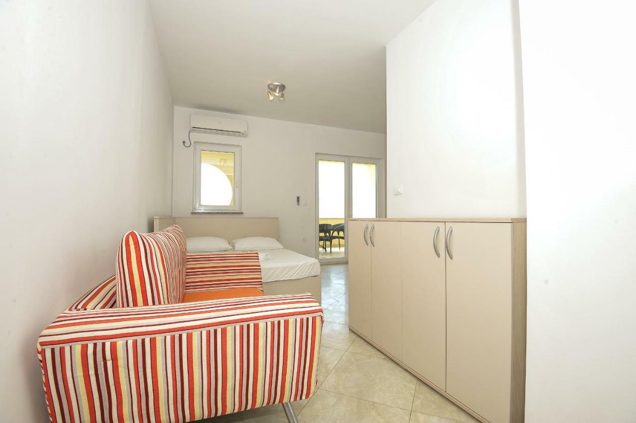 Apartmani Vrtlici Zdenka Stara Novalja Dış mekan fotoğraf