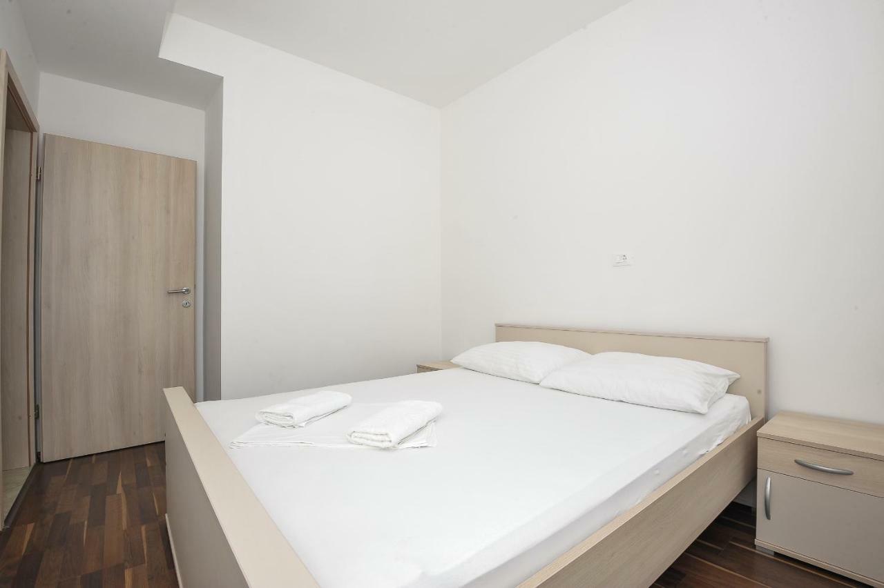 Apartmani Vrtlici Zdenka Stara Novalja Dış mekan fotoğraf