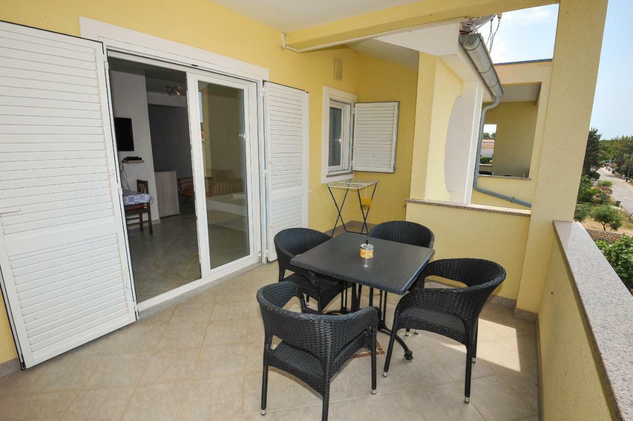 Apartmani Vrtlici Zdenka Stara Novalja Dış mekan fotoğraf